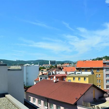 New Apartment With Garage Parking Brno Esterno foto